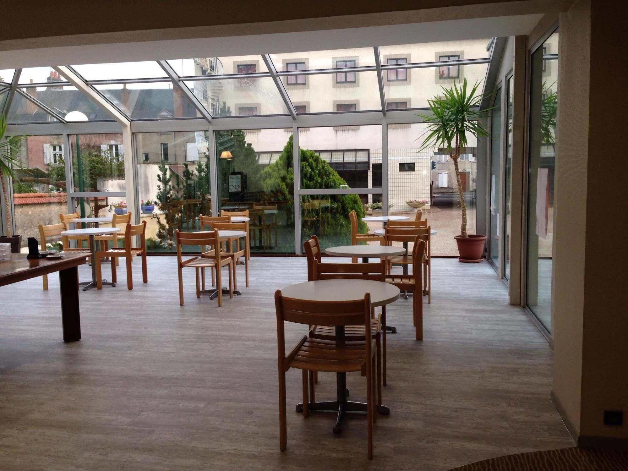 Promotel Saint-Jean-de-Braye Exterior foto